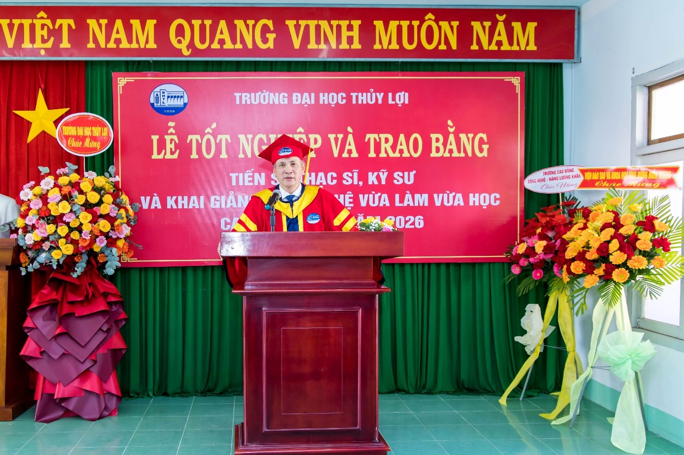 GS.TS Nguyễn Trung Việt phát biểu tại buổi lễ